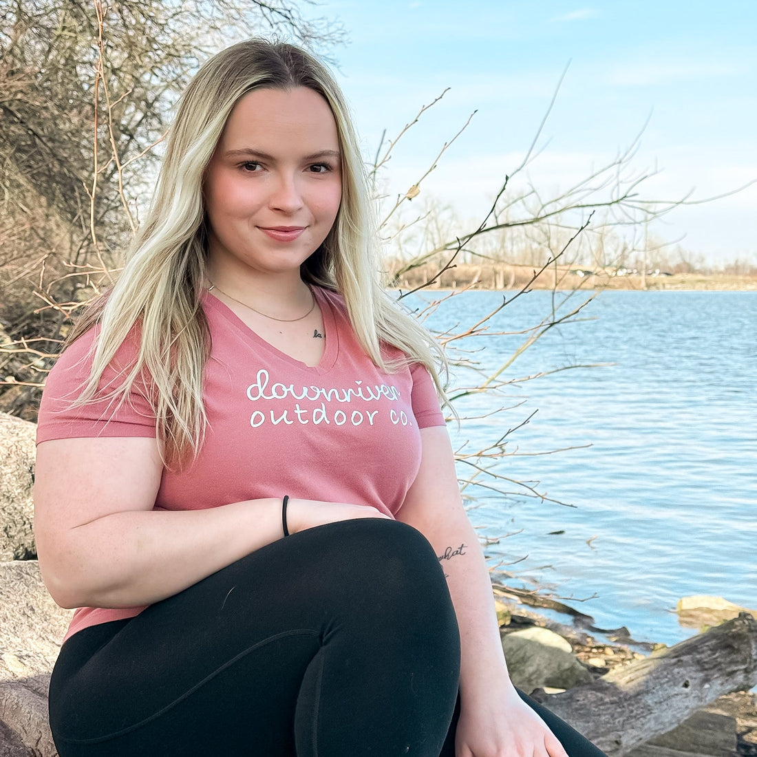 DNRV CO - Women's Cursive V-Neck